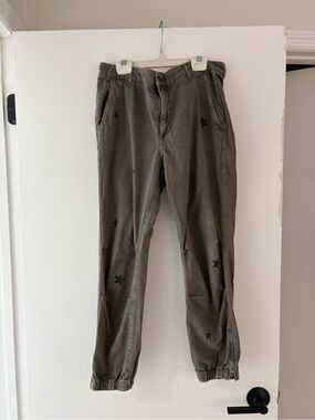 Sundry Olive Star-Accent Cargo Pants